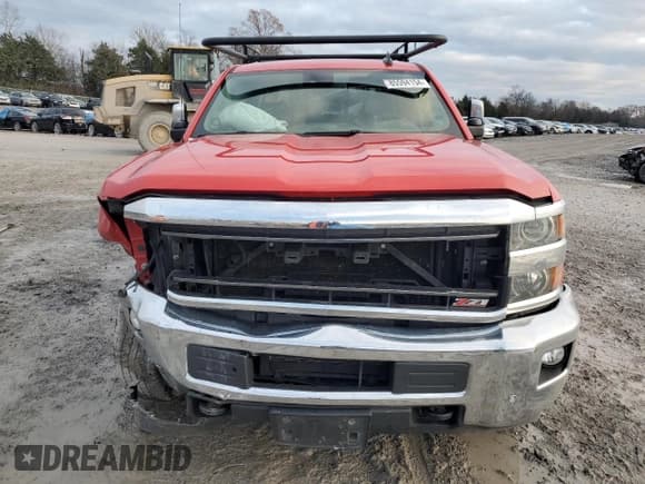 ✅ 2019 Chevrolet Silverado 2500HD LTZ • VIN: 1GC1KTEG7KF212920 • Lot: 85594154. Wystawiony na Copart z przebiegiem 111 050 mil. Bezpłatny archiwum sprzedaży aukcyjnych z USA i szczegółowy raport historii pojazdu na DreamBid. Zdjęcie 5.
