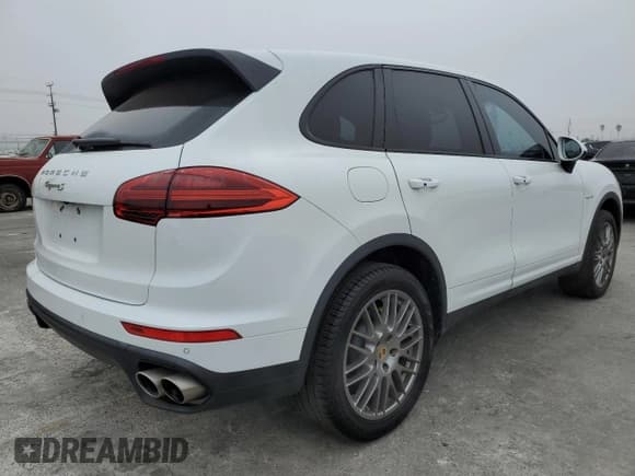 ✅ 2016 Porsche Cayenne S E-Hybrid • VIN: WP1AE2A26GLA63659 • Lot: 85764275. Wystawiony na Copart z przebiegiem 113 241 mil. Bezpłatny archiwum sprzedaży aukcyjnych z USA i szczegółowy raport historii pojazdu na DreamBid. Zdjęcie 3.