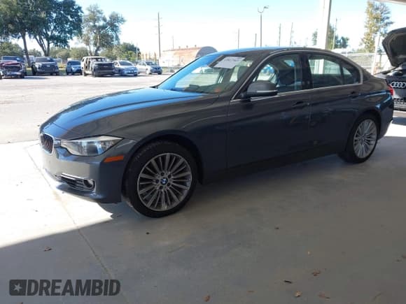 ✅ 2013 BMW 3 Series 328i xDrive • VIN: WBA3B5C54DF596399 • Lot: 43817563. Listed on IAAI with 66,171 mi. Free auction sales archive from the USA and detailed vehicle history report at DreamBid. Image 17.
