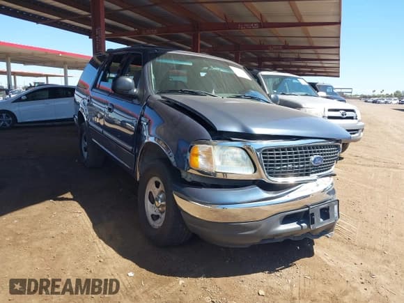✅ 2002 Ford Expedition XLT • VIN: 1FMRU15W72LA39129 • Lot: 43294947. Wystawiony na IAAI z przebiegiem 218 508 mil. Bezpłatny archiwum sprzedaży aukcyjnych z USA i szczegółowy raport historii pojazdu na DreamBid. Zdjęcie 1.