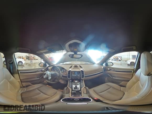 ✅ 2014 Porsche Cayenne Diesel • VIN: WP1AF2A2XELA33218 • Lot: 81865595. Wystawiony na Copart z przebiegiem 190 654 mil. Bezpłatny archiwum sprzedaży aukcyjnych z USA i szczegółowy raport historii pojazdu na DreamBid. Zdjęcie 15.