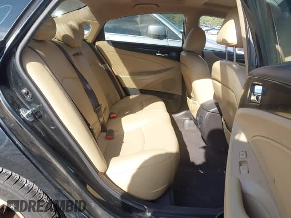 ✅ 2013 Hyundai Sonata SE • VIN: 5NPEC4AC0DH524576 • Lot: 43313417. Listed on IAAI with 144,459 mi. Free auction sales archive from the USA and detailed vehicle history report at DreamBid. Image 8.