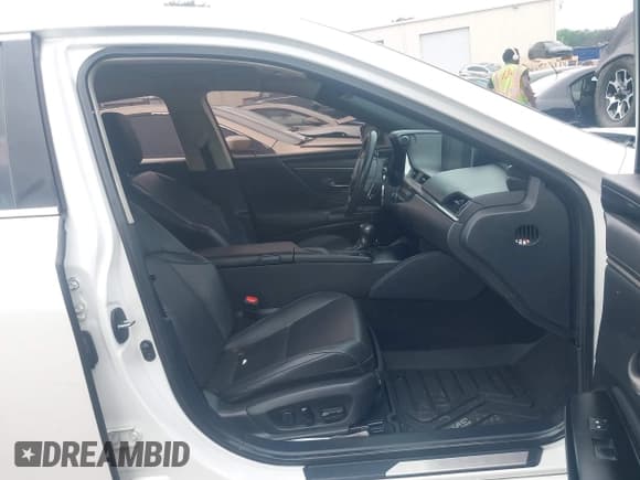 ✅ 2020 Lexus ES 300h • VIN: 58AC21B10LU006207 • Lot: 42171298. Wystawiony na IAAI z przebiegiem 158 580 mil. Bezpłatny archiwum sprzedaży aukcyjnych z USA i szczegółowy raport historii pojazdu na DreamBid. Zdjęcie 5.