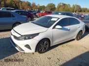 ✅ 2022 Kia Forte LXS • VIN: 3KPF24AD3NE431153 • Lot: 43601389. Wystawiony na IAAI z przebiegiem 112 033 mil. Bezpłatny archiwum sprzedaży aukcyjnych z USA i szczegółowy raport historii pojazdu na DreamBid. Zdjęcie 21.