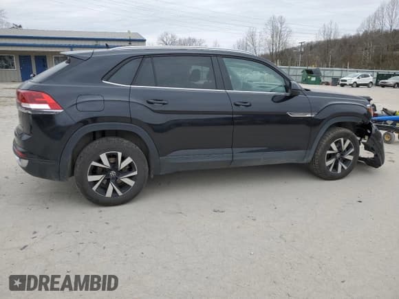 ✅ 2023 Volkswagen Atlas SE • VIN: 1V2LC2CA4PC227994 • Lot: 82517774. Listed on Copart with 22,375 mi. Free auction sales archive from the USA and detailed vehicle history report at DreamBid. Image 3.