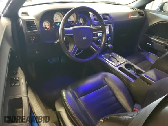 ✅ 2010 Dodge Challenger SE • VIN: 2B3CJ4DV8AH281938 • Lot: 78267764. Wystawiony na Copart z przebiegiem 134 638 mil. Bezpłatny archiwum sprzedaży aukcyjnych z USA i szczegółowy raport historii pojazdu na DreamBid. Zdjęcie 8.