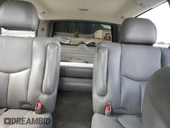 ✅ 2004 GMC Yukon XL SLT • VIN: 1GKEC16Z94J176915 • Lot: 60721435. Listed on Copart with Not provided. Free auction sales archive from the USA and detailed vehicle history report at DreamBid. Image 10.