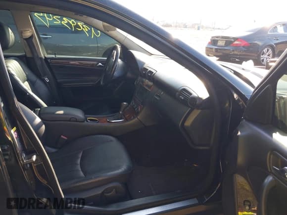 ✅ 2006 Mercedes-Benz C 280 Luxury • VIN: WDBRF92H56F799114 • Lot: 43293247. Wystawiony na IAAI z przebiegiem 160 492 mil. Bezpłatny archiwum sprzedaży aukcyjnych z USA i szczegółowy raport historii pojazdu na DreamBid. Zdjęcie 5.