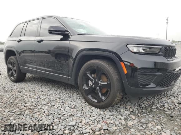 ✅ 2023 Jeep Grand Cherokee Altitude • VIN: 1C4RJGAG5P8714176 • Lot: 59681575. Listed on Copart with 11,527 mi. Free auction sales archive from the USA and detailed vehicle history report at DreamBid. Image 4.