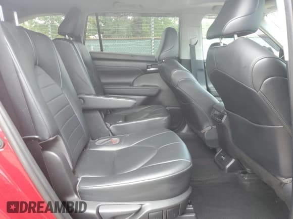 ✅ 2020 Toyota Highlander XLE • VIN: 5TDHZRBH9LS055886 • Lot: 80198905. Listed on Copart with 86,063 mi. Free auction sales archive from the USA and detailed vehicle history report at DreamBid. Image 11.