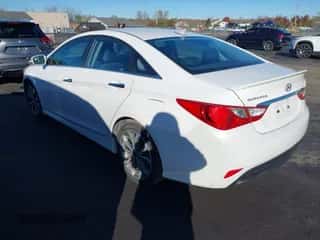 2014 Hyundai Sonata Limited с VIN 5NPEC4AC9EH912777, выставлен на аукционе IAAI как лот 43528309 с пробегом 55 718 миль миль и . История ставок и продаж доступна на DreamBid. Изображение 3.