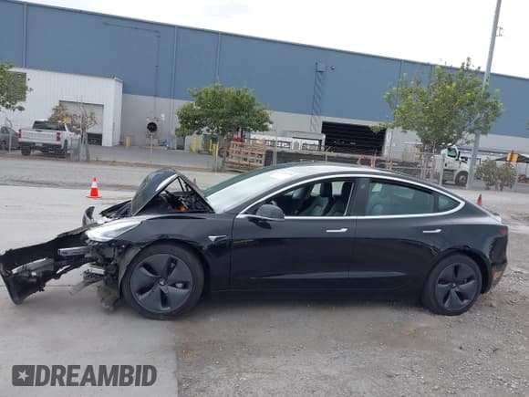 ✅ 2020 Tesla Model 3 Standard Range Plus • VIN: 5YJ3E1EA9LF808777 • Лот: 43362956. Опубликован ранее на IAAI с пробегом 36 383 миль. Бесплатный доступ к архиву аукционных продаж из США и подробный отчёт об истории автомобиля на DreamBid. Изображение 13.