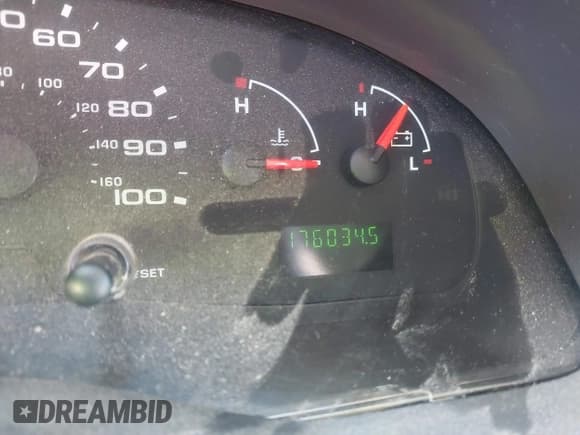 ✅ 2006 Ford Econoline Cargo • VIN: 1FTSE34LX6DA60840 • Lot: 40982882. Wystawiony na IAAI z przebiegiem 176 034 mil. Bezpłatny archiwum sprzedaży aukcyjnych z USA i szczegółowy raport historii pojazdu na DreamBid. Zdjęcie 7.