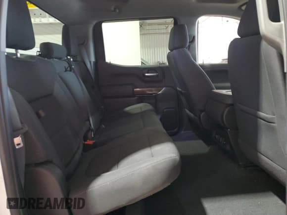 ✅ 2021 Chevrolet Silverado 1500 RST • VIN: 3GCUYEET2MG225371 • Lot: 71009395. Wystawiony na Copart z przebiegiem 114 104 mil. Bezpłatny archiwum sprzedaży aukcyjnych z USA i szczegółowy raport historii pojazdu na DreamBid. Zdjęcie 10.