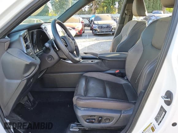 ✅ 2024 Lexus TX 350 • VIN: 5TDAAAA68RS005872 • Lot: 47518135. Listed on Copart with 12,359 mi. Free auction sales archive from the USA and detailed vehicle history report at DreamBid. Image 7.