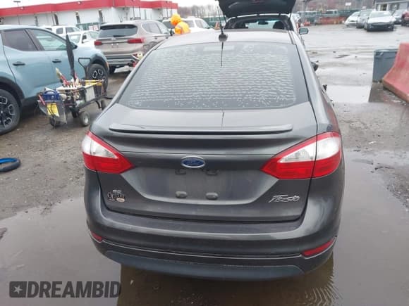 ✅ 2019 Ford Fiesta SE • VIN: 3FADP4BJ8KM111251 • Лот: 43744595. Опубликован ранее на IAAI с пробегом 172 219 миль. Бесплатный доступ к архиву аукционных продаж из США и подробный отчёт об истории автомобиля на DreamBid. Изображение 16.