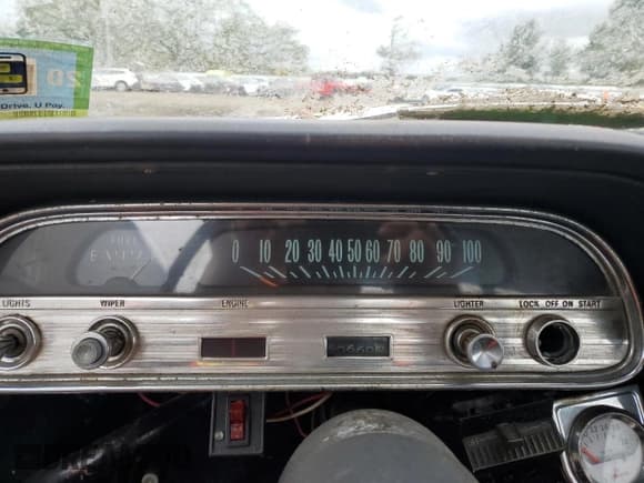 ✅ 1963 Chevrolet Corvair • VIN: 30927W274024 • Лот: 73133544. Опубликован ранее на Copart с пробегом 60 660 миль. Бесплатный доступ к архиву аукционных продаж из США и подробный отчёт об истории автомобиля на DreamBid. Изображение 9.