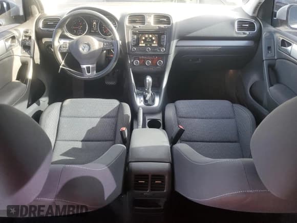 ✅ 2013 Volkswagen Golf TDI w/Sunroof & Nav • VIN: WVWDM7AJ2DW026351 • Lot: 48579975. Wystawiony na Copart z przebiegiem 99 702 mil. Bezpłatny archiwum sprzedaży aukcyjnych z USA i szczegółowy raport historii pojazdu na DreamBid. Zdjęcie 8.