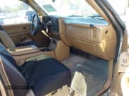 ✅ 1999 Chevrolet Silverado 1500 LS • VIN: 2GCEK19T9X1102303 • Lot: 43501465. Wystawiony na IAAI z przebiegiem 267 001 mil. Bezpłatny archiwum sprzedaży aukcyjnych z USA i szczegółowy raport historii pojazdu na DreamBid. Zdjęcie 5.