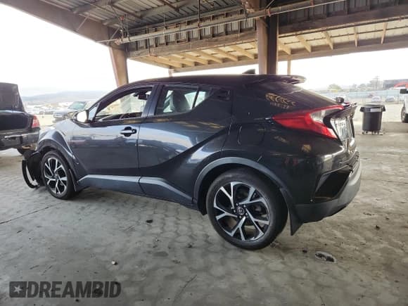 ✅ 2018 Toyota C-HR XLE • VIN: NMTKHMBX6JR044889 • Lot: 90109175. Wystawiony na Copart z przebiegiem 54 453 mil. Bezpłatny archiwum sprzedaży aukcyjnych z USA i szczegółowy raport historii pojazdu na DreamBid. Zdjęcie 2.