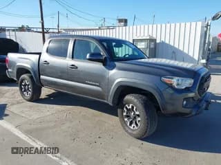 ✅ 2018 Toyota Tacoma SR5 • VIN: 3TMAZ5CN3JM074297 • Lot: 41646257. Wystawiony na IAAI z przebiegiem 143 132 mil. Bezpłatny archiwum sprzedaży aukcyjnych z USA i szczegółowy raport historii pojazdu na DreamBid. Zdjęcie 1.