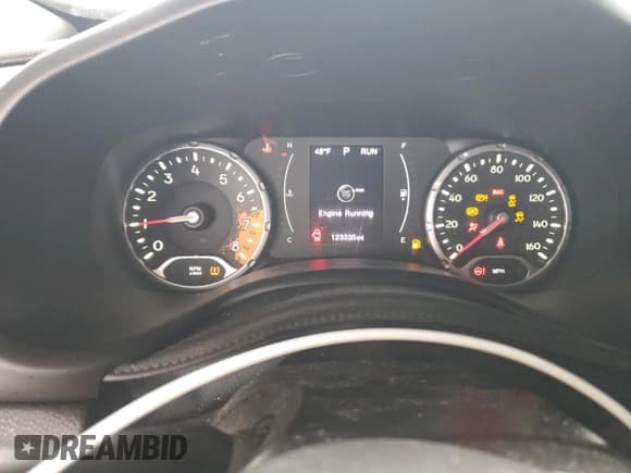 ✅ 2017 Jeep Renegade Latitude • VIN: ZACCJABB5HPF37984 • Lot: 52618355. Listed on Copart with 123,335 mi. Free auction sales archive from the USA and detailed vehicle history report at DreamBid. Image 9.