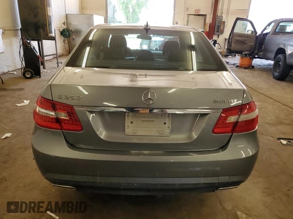 ✅ 2012 Mercedes-Benz E 350 Luxury • VIN: WDDHF2EB5CA539452 • Lot: 61476965. Listed on Copart with 185,366 mi. Free auction sales archive from the USA and detailed vehicle history report at DreamBid. Image 6.