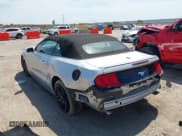 ✅ 2018 Ford Mustang EcoBoost Premium • VIN: 1FATP8UH6J5124517 • Lot: 42260728. Wystawiony na IAAI z przebiegiem 52 773 mil. Bezpłatny archiwum sprzedaży aukcyjnych z USA i szczegółowy raport historii pojazdu na DreamBid. Zdjęcie 3.
