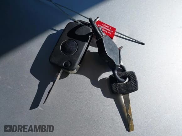 ✅ 1997 Mercedes-Benz E 320 • VIN: WDBJF55F6VJ032691 • Lot: 40807926. Listed on IAAI with 215,262 mi. Free auction sales archive from the USA and detailed vehicle history report at DreamBid. Image 11.