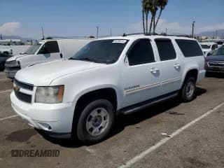 ✅ 2014 Chevrolet Suburban LT • VIN: 1GNSKJE79ER112840 • Lot: 64709074. Wystawiony na Copart z przebiegiem Nie podano. Bezpłatny archiwum sprzedaży aukcyjnych z USA i szczegółowy raport historii pojazdu na DreamBid. Zdjęcie 1.