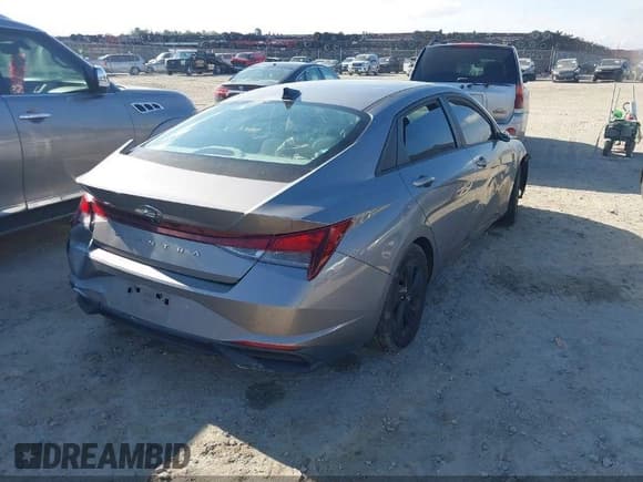 ✅ 2021 Hyundai Elantra SEL • VIN: KMHLM4AG7MU193388 • Lot: 43624587. Wystawiony na IAAI z przebiegiem Nie podano. Bezpłatny archiwum sprzedaży aukcyjnych z USA i szczegółowy raport historii pojazdu na DreamBid. Zdjęcie 4.