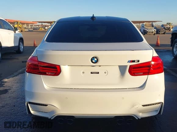 ✅ 2018 BMW M3 • VIN: WBS8M9C50J5L01173 • Лот: 43614130. Опубликован ранее на IAAI с пробегом 52 048 миль. Бесплатный доступ к архиву аукционных продаж из США и подробный отчёт об истории автомобиля на DreamBid. Изображение 17.
