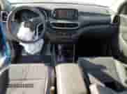 2020 Hyundai Tucson SE z VIN KM8J23A41LU189123, wystawiony jako Copart lot #81320475 z przebiegiem 133 445 mil mil oraz Szkoda całkowita • Salvage title. Historia ofert i sprzedaży dostępna na DreamBid. Obrazek 8.