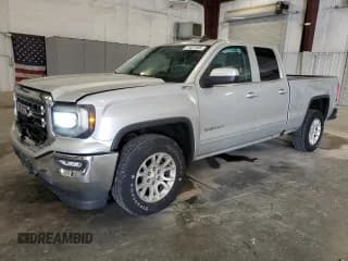 ✅ 2017 GMC Sierra 1500 SLE • VIN: 1GTV2MEC9HZ102933 • Лот: 71527485. Опубликован ранее на Copart с пробегом 70 042 миль. Бесплатный доступ к архиву аукционных продаж из США и подробный отчёт об истории автомобиля на DreamBid. Изображение 1.