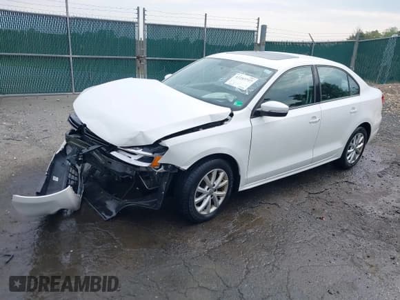 ✅ 2011 Volkswagen Jetta SE • VIN: 3VWDZ7AJ2BM359192 • Lot: 43283707. Wystawiony na IAAI z przebiegiem 72 217 mil. Bezpłatny archiwum sprzedaży aukcyjnych z USA i szczegółowy raport historii pojazdu na DreamBid. Zdjęcie 18.