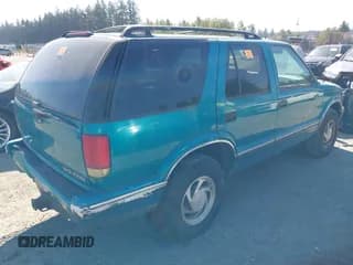 ✅ 1995 Chevrolet Blazer • VIN: 1GNDT13W3S2177106 • Lot: 43220738. Wystawiony na IAAI z przebiegiem 157 259 mil. Bezpłatny archiwum sprzedaży aukcyjnych z USA i szczegółowy raport historii pojazdu na DreamBid. Zdjęcie 4.