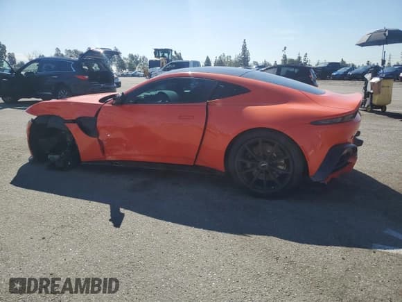 ✅ 2020 Aston Martin Vantage • VIN: SCFSMGAW4LGN03925 • Lot: 50793594. Wystawiony na Copart z przebiegiem Nie podano. Bezpłatny archiwum sprzedaży aukcyjnych z USA i szczegółowy raport historii pojazdu na DreamBid. Zdjęcie 2.