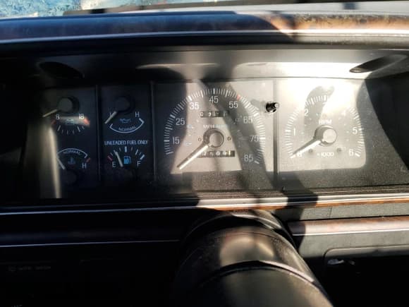 ✅ 1990 Ford F-150 • VIN: 1FTEF14N1LNA30373 • Lot: 85961874. Wystawiony na Copart z przebiegiem 27 509 mil. Bezpłatny archiwum sprzedaży aukcyjnych z USA i szczegółowy raport historii pojazdu na DreamBid. Zdjęcie 9.