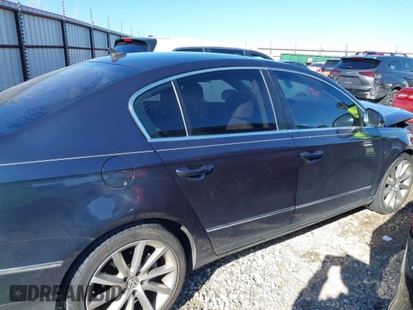 ✅ 2008 Volkswagen Passat 3.6L V6 • VIN: WVWCU73C48E048003 • Lot: 41414998. Listed on IAAI with 71,069 mi. Free auction sales archive from the USA and detailed vehicle history report at DreamBid. Image 13.