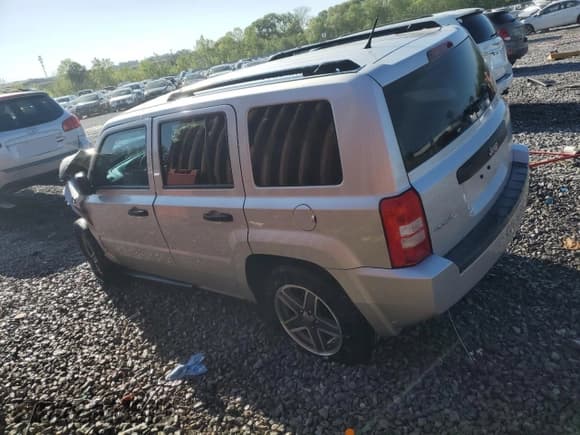 ✅ 2009 Jeep Patriot Sport • VIN: 1J4FF28BX9D250002 • Lot: 53442195. Listed on Copart with 152,470 mi. Free auction sales archive from the USA and detailed vehicle history report at DreamBid. Image 2.