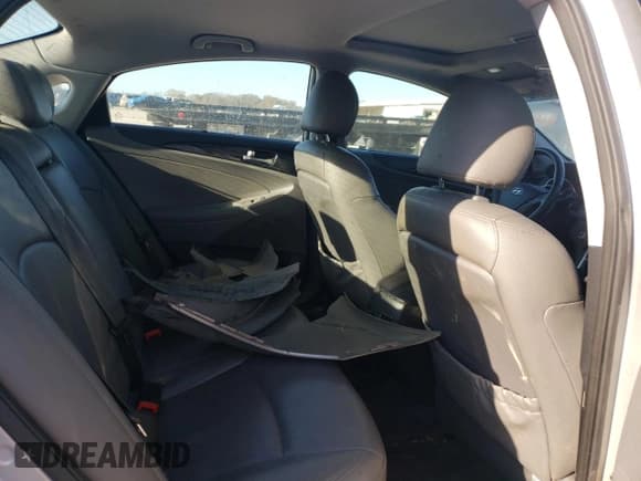 ✅ 2011 Hyundai Sonata SE • VIN: 5NPEC4AC4BH122573 • Lot: 89730045. Listed on Copart with 194,195 mi. Free auction sales archive from the USA and detailed vehicle history report at DreamBid. Image 10.