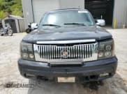 ✅ 2002 Cadillac Escalade • VIN: 1GYEK63NX2R214559 • Lot: 65007924. Wystawiony na Copart z przebiegiem 242 738 mil. Bezpłatny archiwum sprzedaży aukcyjnych z USA i szczegółowy raport historii pojazdu na DreamBid. Zdjęcie 5.