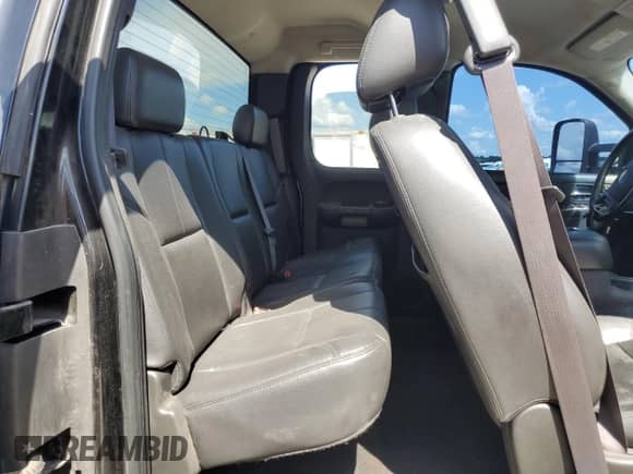 2011 Chevrolet Silverado 3500HD DRW LTZ с VIN 1GC5K1C84BZ222806, выставлен на аукционе Copart как лот 67851695 с пробегом 213 389 миль миль и Списание • Salvage title. История ставок и продаж доступна на DreamBid. Изображение 6.