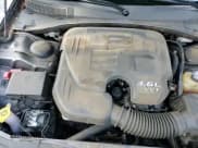 ✅ 2018 Chrysler 300 Touring L • VIN: 2C3CCAAG0JH308535 • Lot: 66120445. Wystawiony na Copart z przebiegiem 141 054 mil. Bezpłatny archiwum sprzedaży aukcyjnych z USA i szczegółowy raport historii pojazdu na DreamBid. Zdjęcie 13.