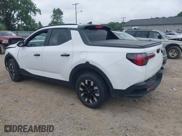 2025 Hyundai Santa Cruz SEL with VIN 5NTJBDDE9SH126540, listed as a IAAI auction lot 42747402 with 15,055 mi miles and . Bid and sale history available at DreamBid. Image 3.