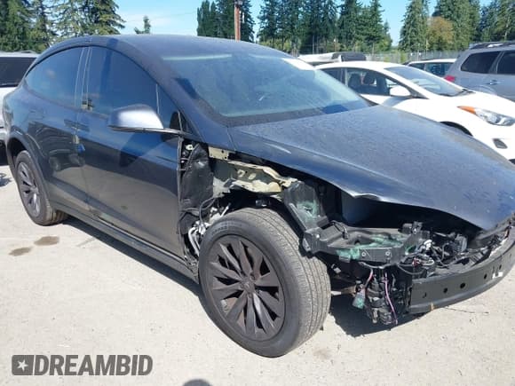 ✅ 2018 Tesla Model X 75D • VIN: 5YJXCBE24JF135464 • Lot: 42918377. Listed on IAAI with 43,841 mi. Free auction sales archive from the USA and detailed vehicle history report at DreamBid. Image 1.