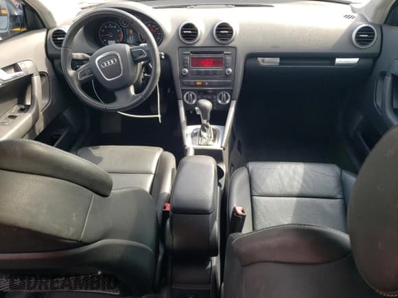 ✅ 2010 Audi A3 Premium Plus • VIN: WAUMFAFMXAA098267 • Lot: 71623375. Listed on Copart with 138,231 mi. Free auction sales archive from the USA and detailed vehicle history report at DreamBid. Image 8.