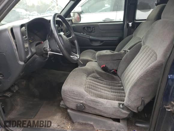 2002 Chevrolet S-10 LS с VIN 1GCCS19W328196413, выставлен на аукционе Copart как лот 76028354 с пробегом 273 316 миль миль и Списание • Salvage title. История ставок и продаж доступна на DreamBid. Изображение 7.