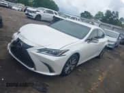 ✅ 2020 Lexus ES 300h • VIN: 58AC21B10LU006207 • Lot: 42171298. Wystawiony na IAAI z przebiegiem 158 580 mil. Bezpłatny archiwum sprzedaży aukcyjnych z USA i szczegółowy raport historii pojazdu na DreamBid. Zdjęcie 2.