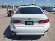 ✅ 2019 BMW 3 Series 330i xDrive • VIN: WBA5R7C50KAJ79632 • Лот: 43361733. Опубликован ранее на IAAI с пробегом 61 574 миль. Бесплатный доступ к архиву аукционных продаж из США и подробный отчёт об истории автомобиля на DreamBid. Изображение 16.